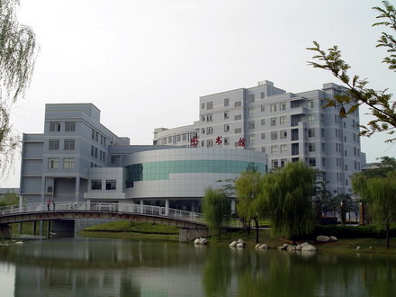 武汉工程大学流芳校区图书馆