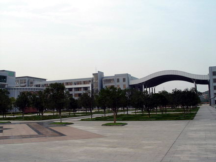 武汉工程大学流芳校区知博广场